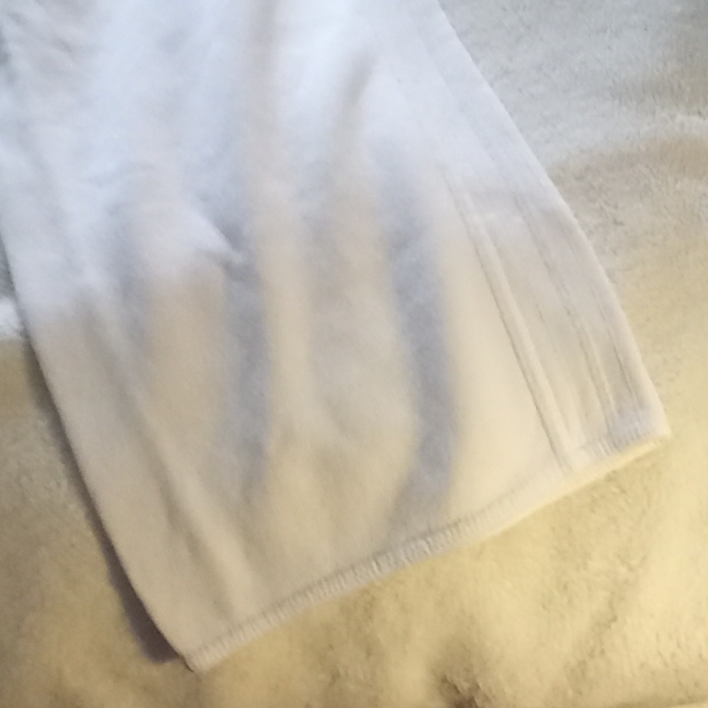 No Boundaries NYC WOMENS SWEAT SHORTS! MEDIUM COMFY - Picture 7 of 10